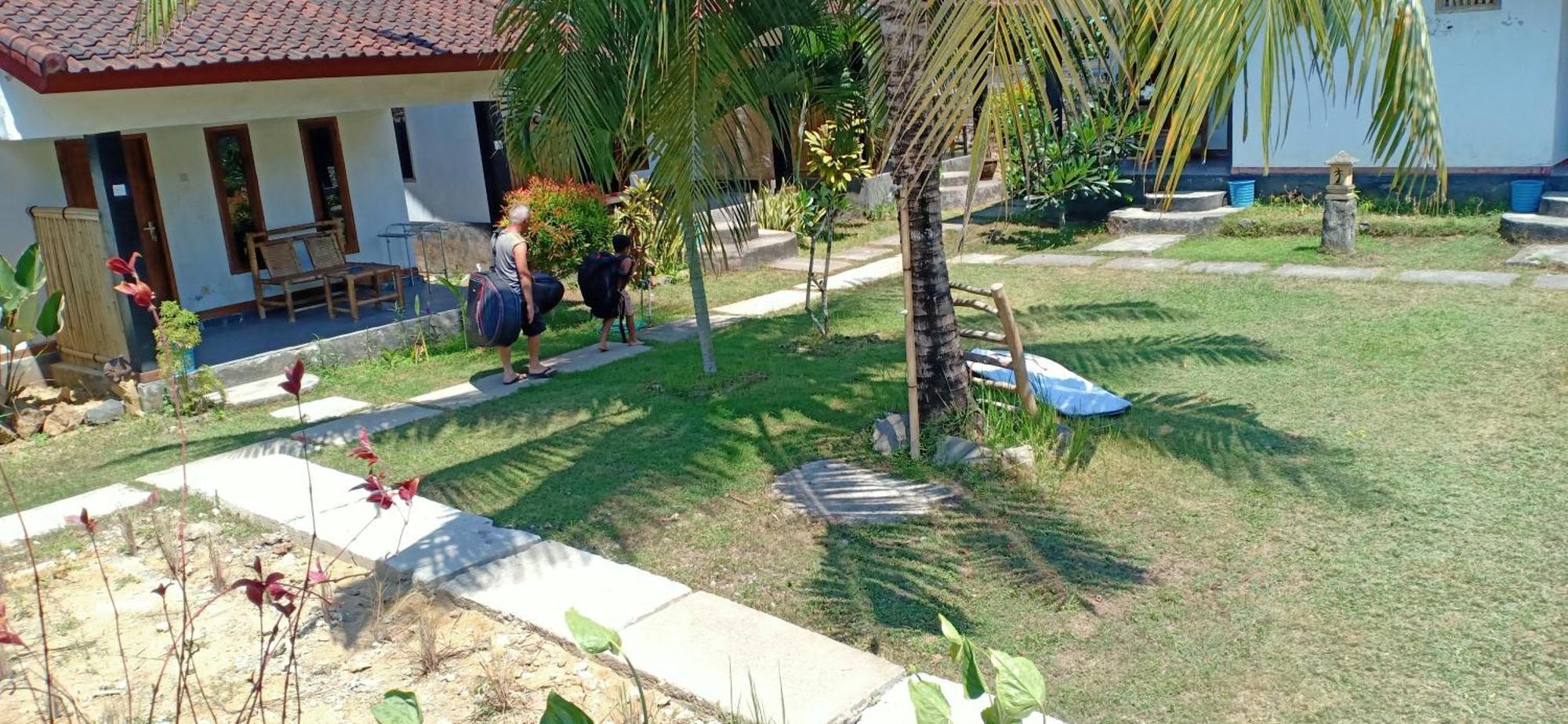 Dewi Garden Guesthouse Kuta  Exterior foto