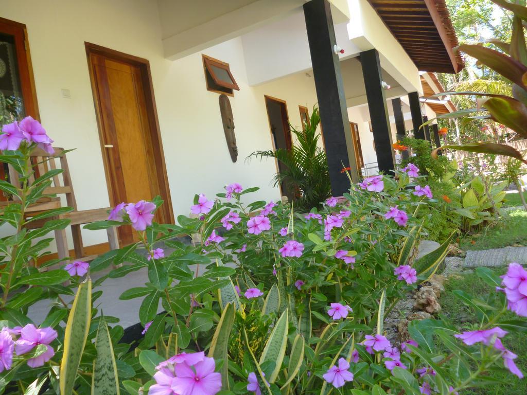 Dewi Garden Guesthouse Kuta  Exterior foto